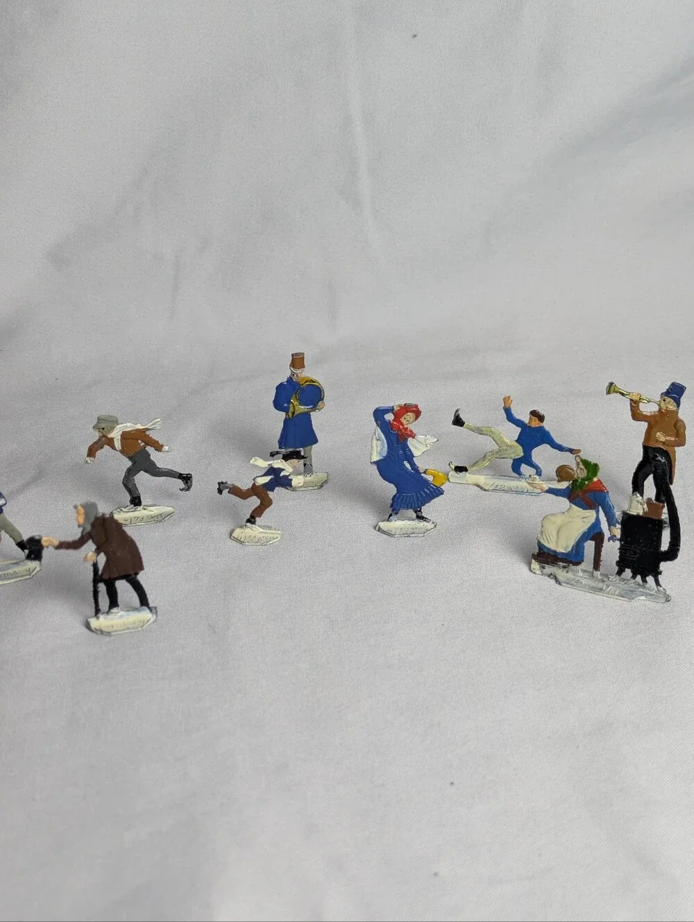 Hans Heinrichsen German Figures Skaters Winter Scene Lead Zinnfiguren Flats